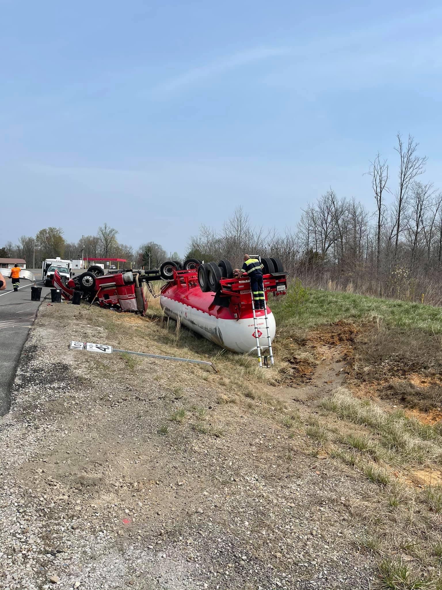 Tanker Overturns On State Road 45 Road Closed Wbiw 5305